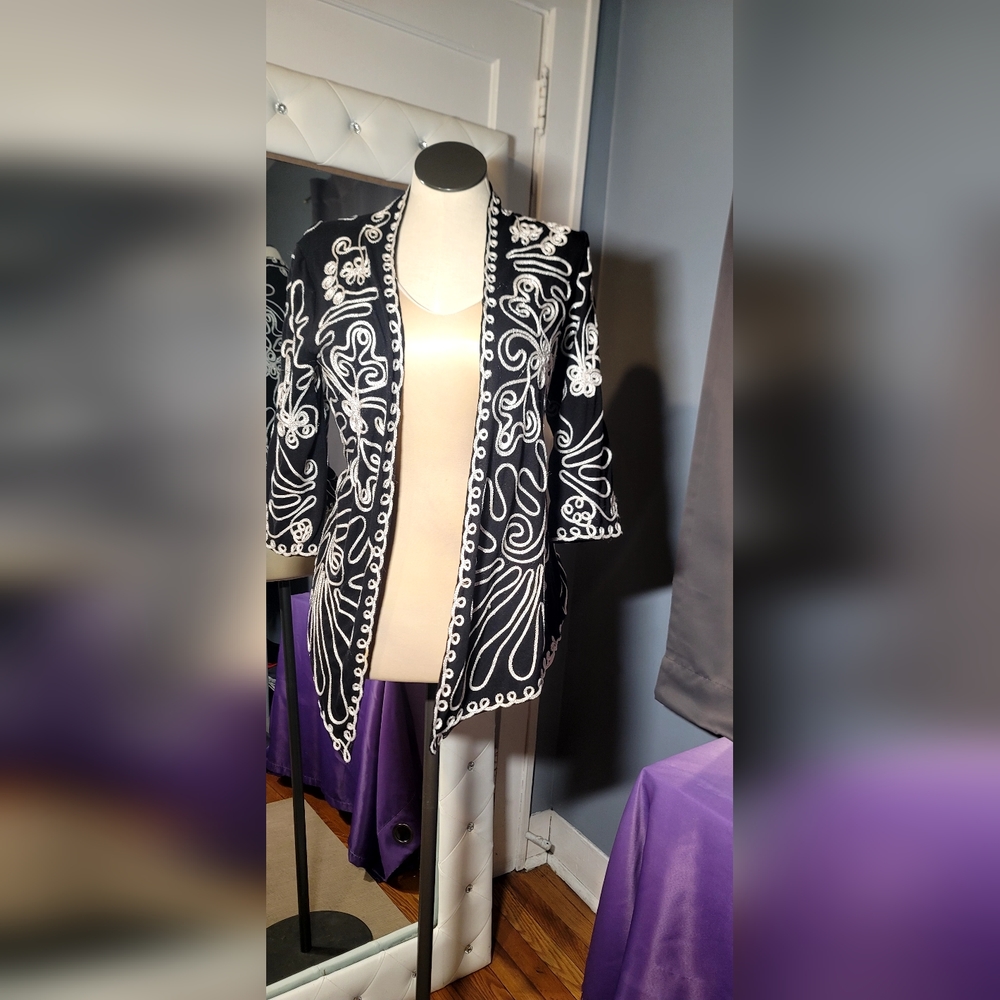 S Once Again White and black hand Cardigan